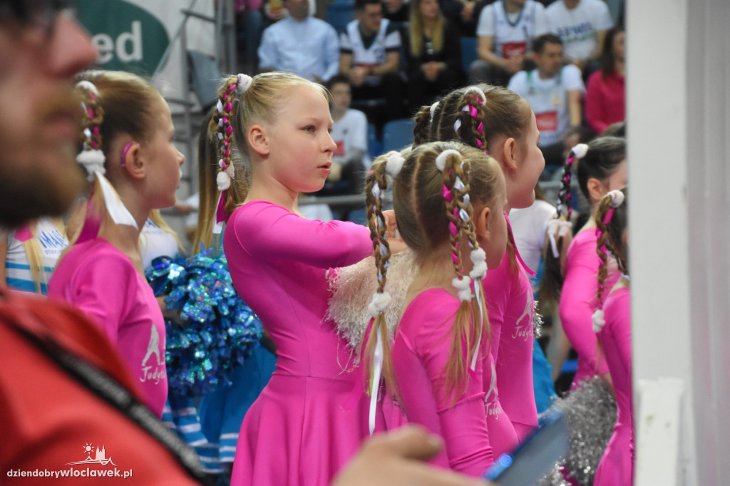 Cheerleaderki na meczu Anwilu