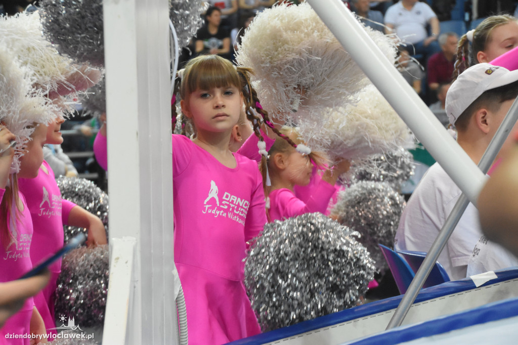 Cheerleaderki na meczu Anwilu