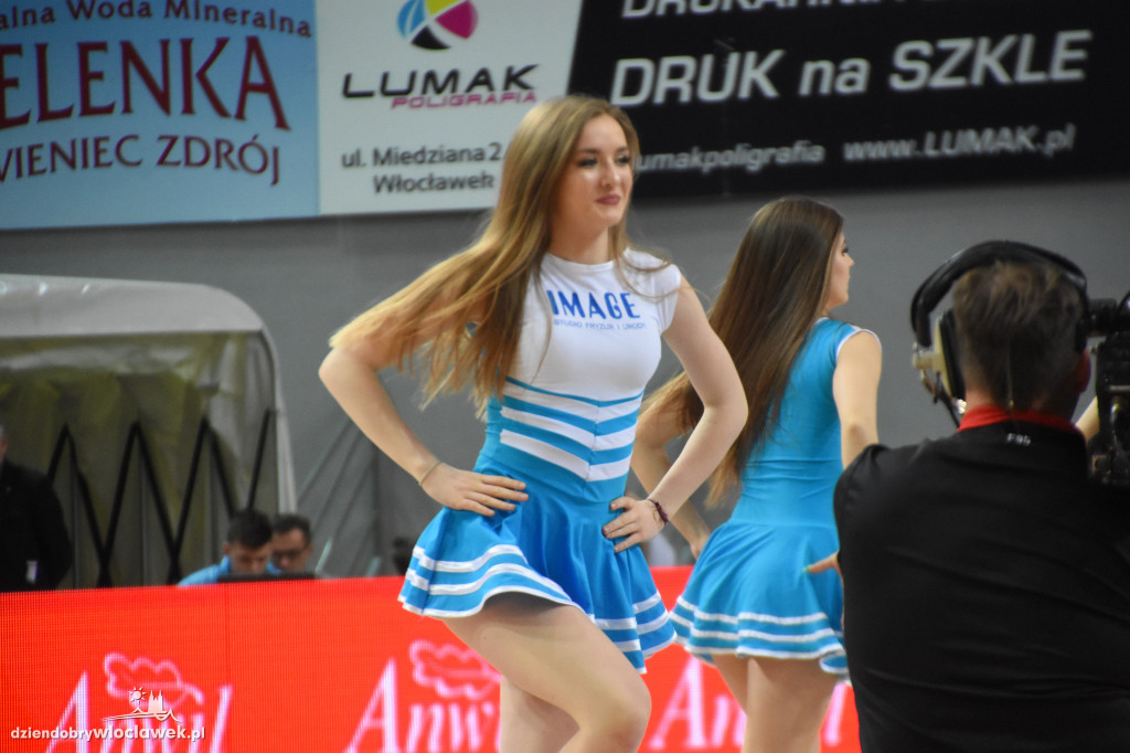 Cheerleaderki na meczu Anwilu