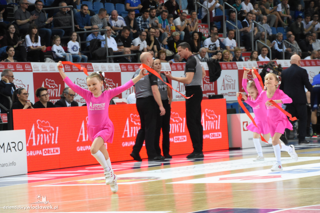 Cheerleaderki na meczu Anwilu