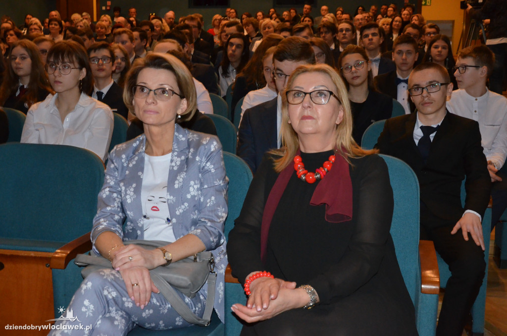 Kurator rozdał nagrody uczniom