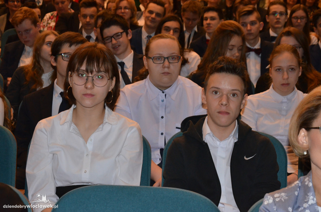 Kurator rozdał nagrody uczniom