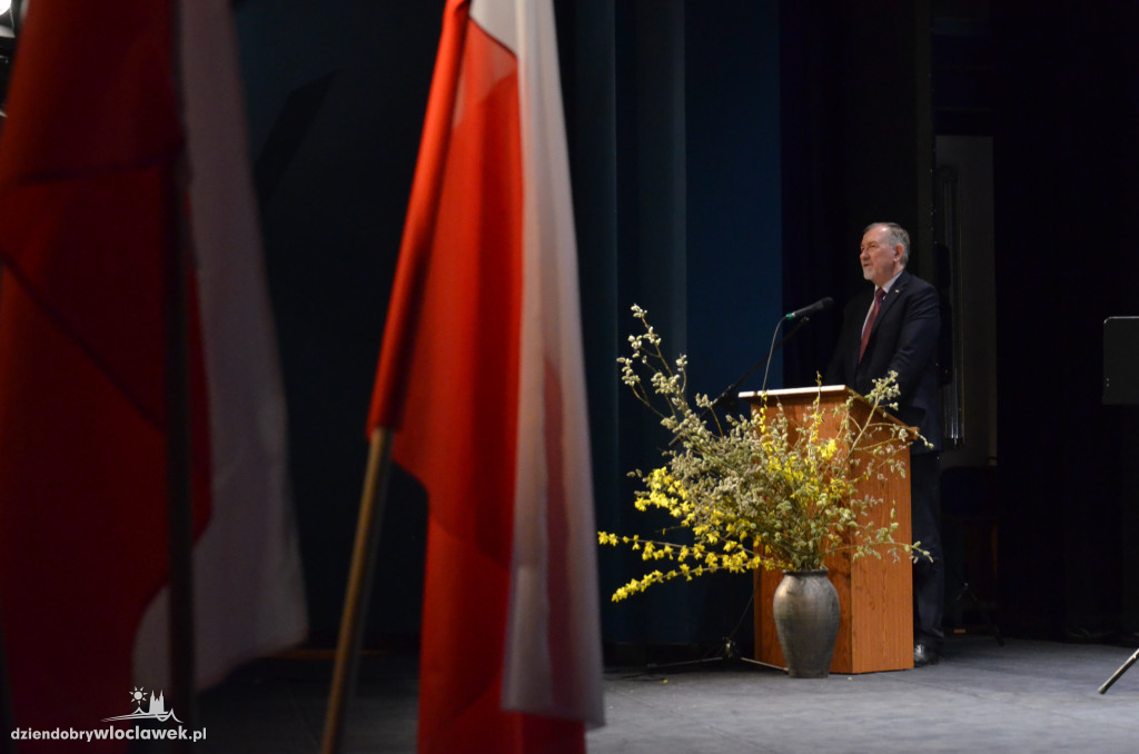 Kurator rozdał nagrody uczniom