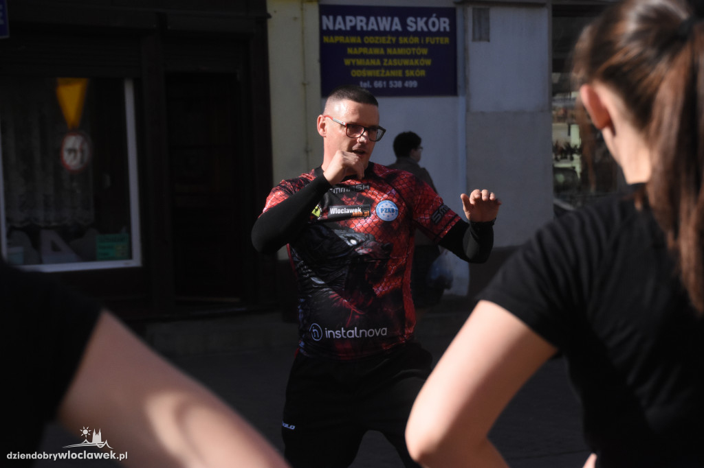 Trening z Akademią MMA na Śródmieściu