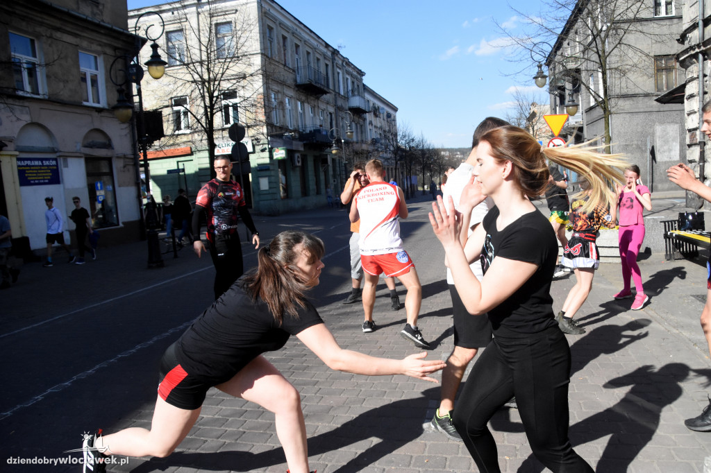 Trening z Akademią MMA na Śródmieściu