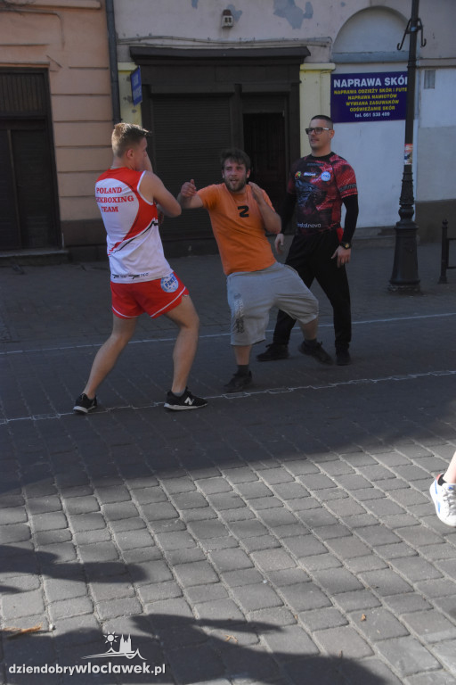 Trening z Akademią MMA na Śródmieściu