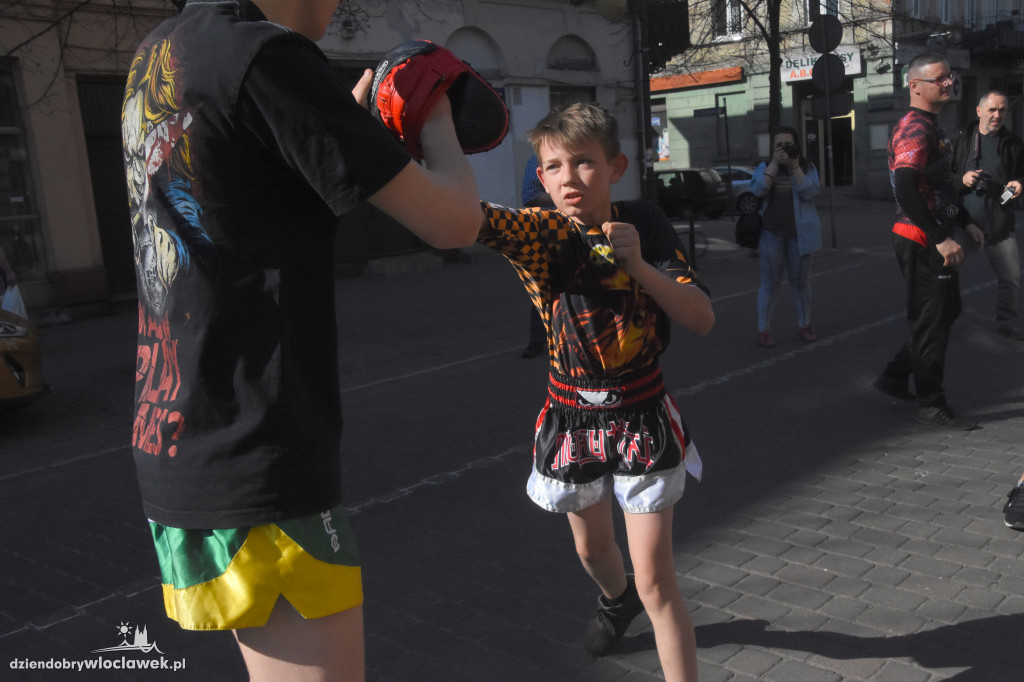 Trening z Akademią MMA na Śródmieściu