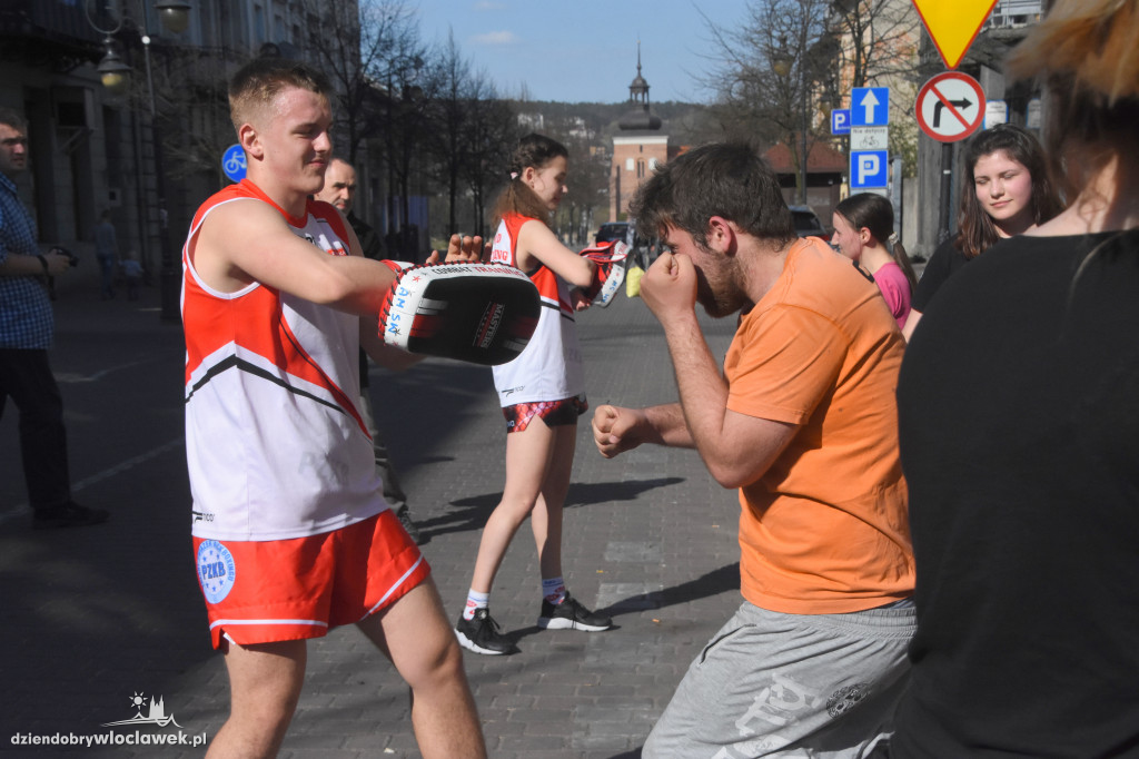 Trening z Akademią MMA na Śródmieściu
