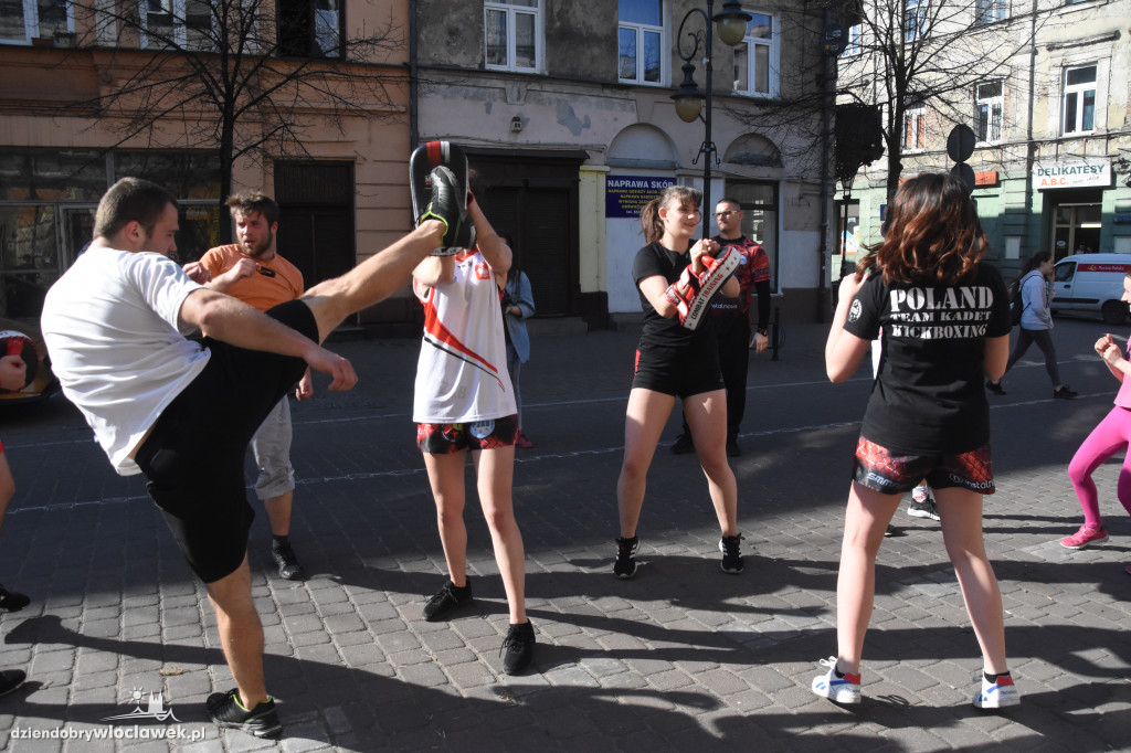 Trening z Akademią MMA na Śródmieściu