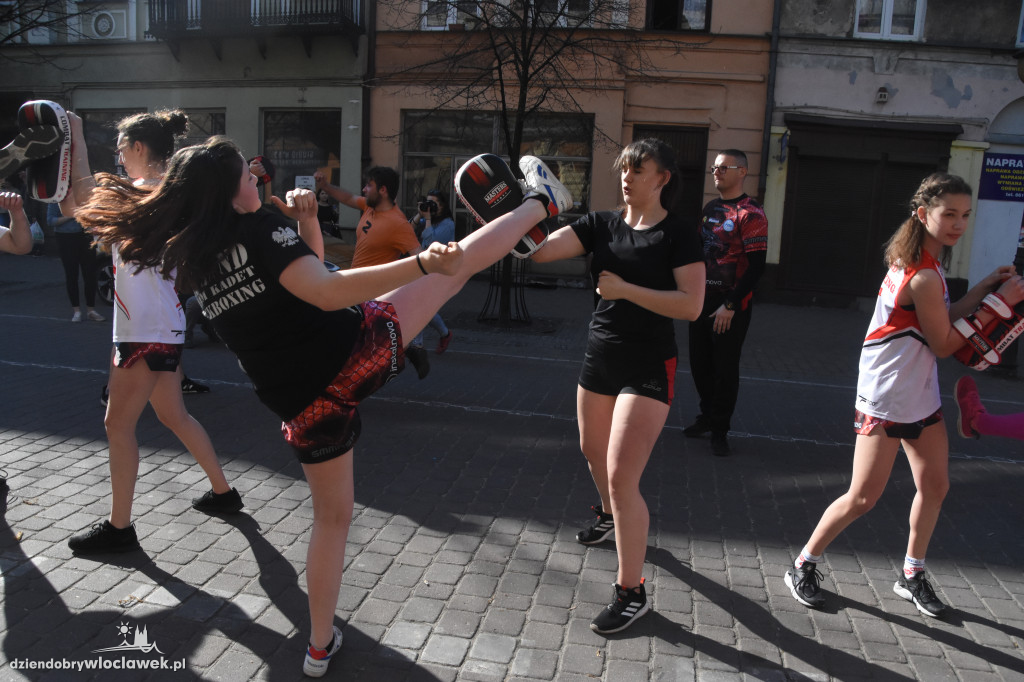 Trening z Akademią MMA na Śródmieściu