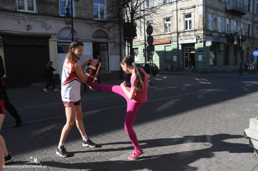 Trening z Akademią MMA na Śródmieściu