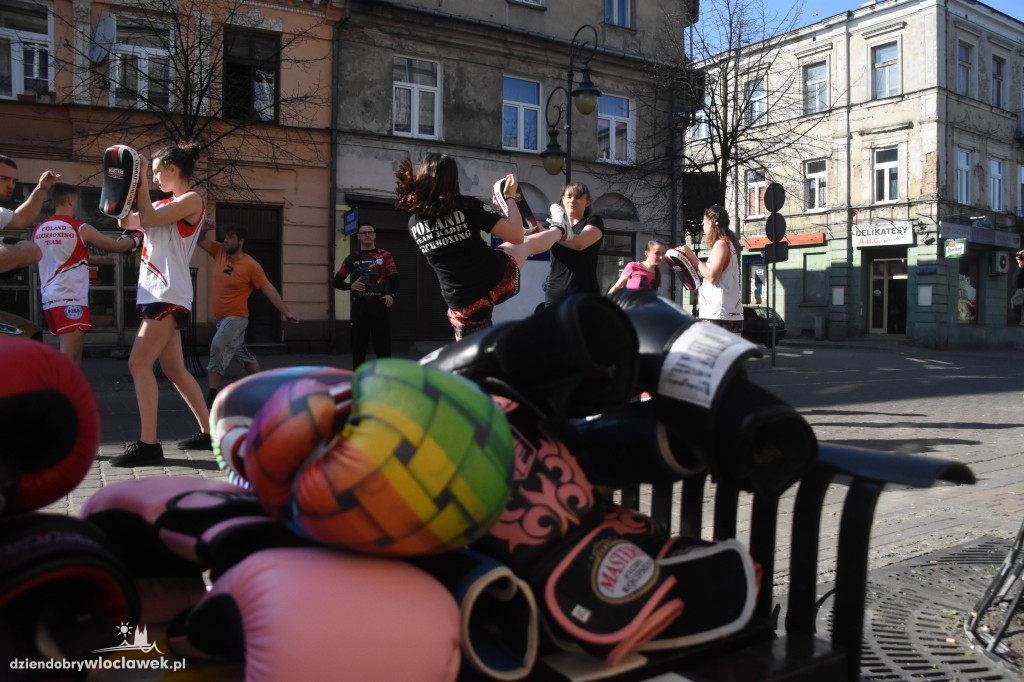 Trening z Akademią MMA na Śródmieściu