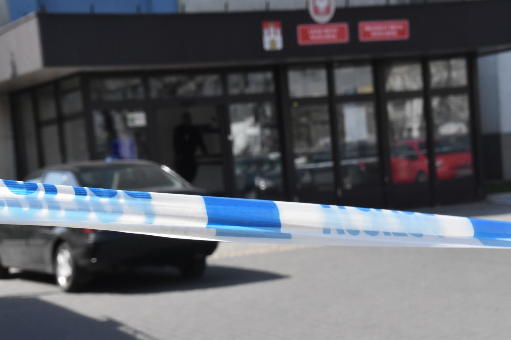 Ewakuacja w ratuszu po mailu o bombie