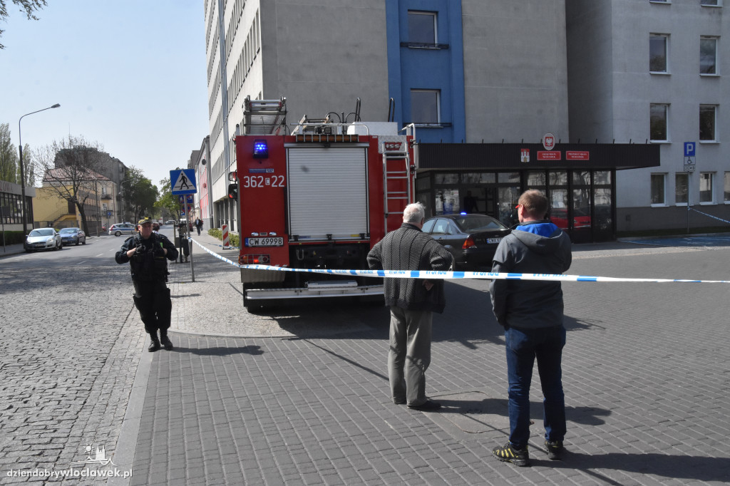 Ewakuacja w ratuszu po mailu o bombie
