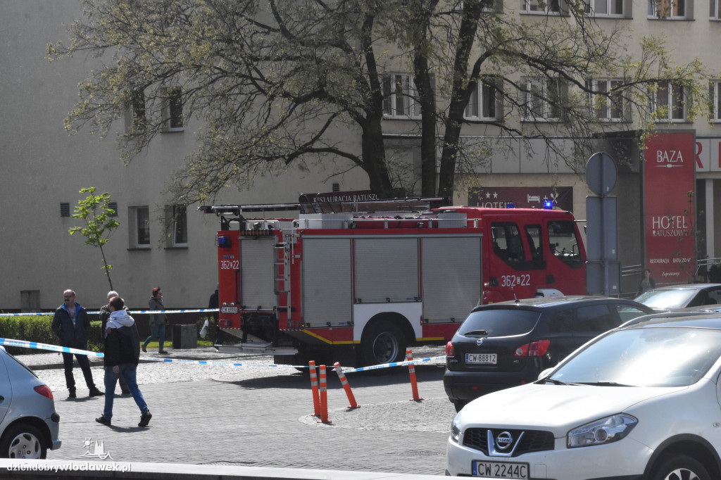 Ewakuacja w ratuszu po mailu o bombie