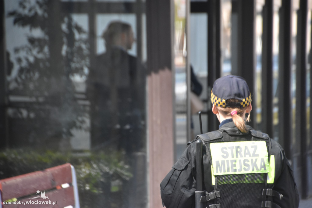 Ewakuacja w ratuszu po mailu o bombie