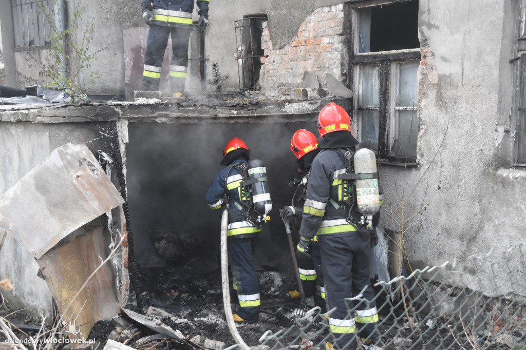 Pożar garażu przy ul. Ciasnej