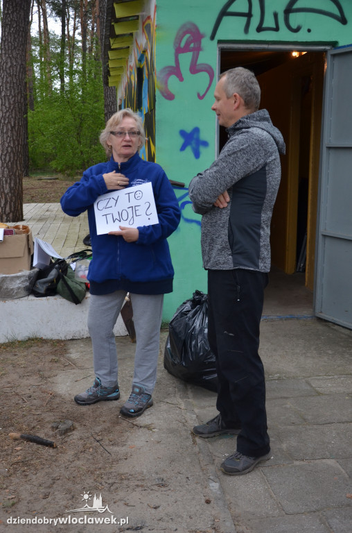 Sprzątanie jeziora Czarnego
