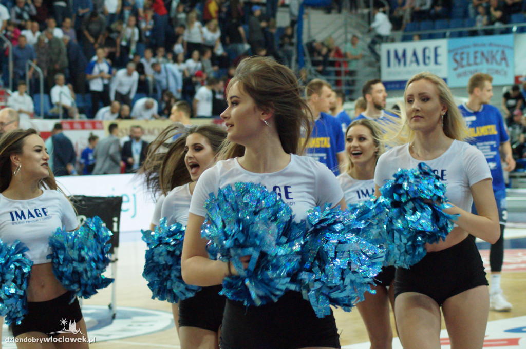 Cheerleaderki na meczu ze Stalą