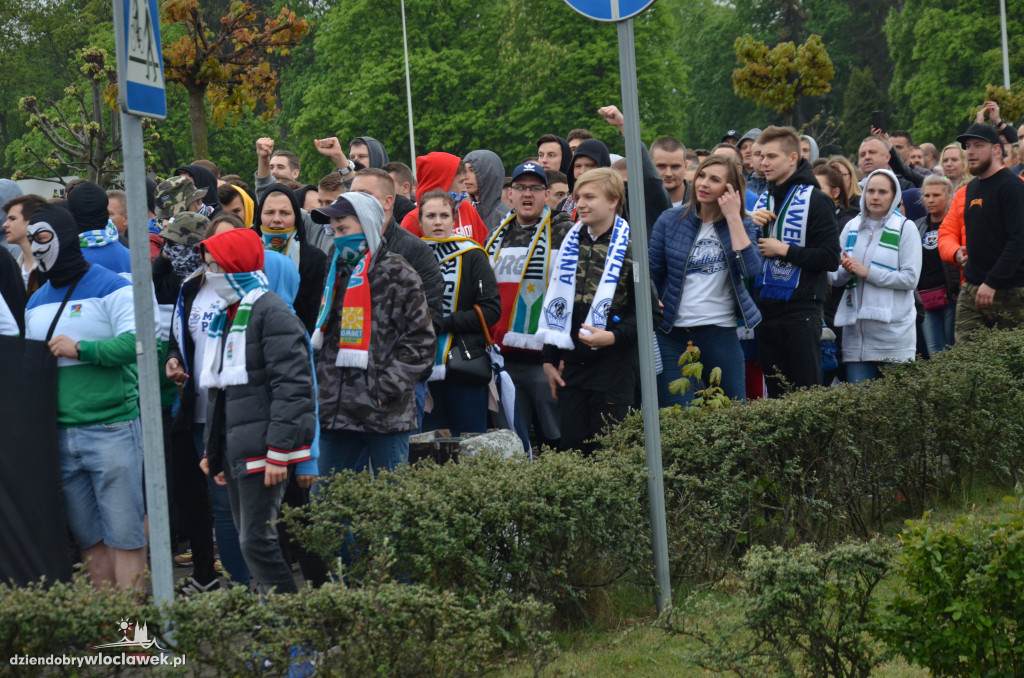 Przemarsz kibiców