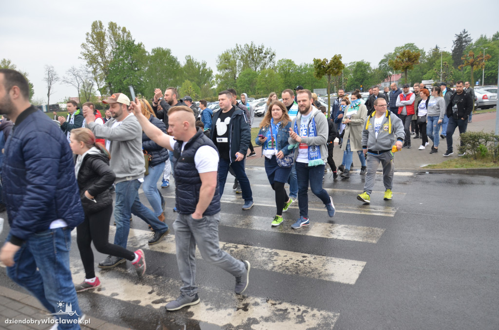 Przemarsz kibiców