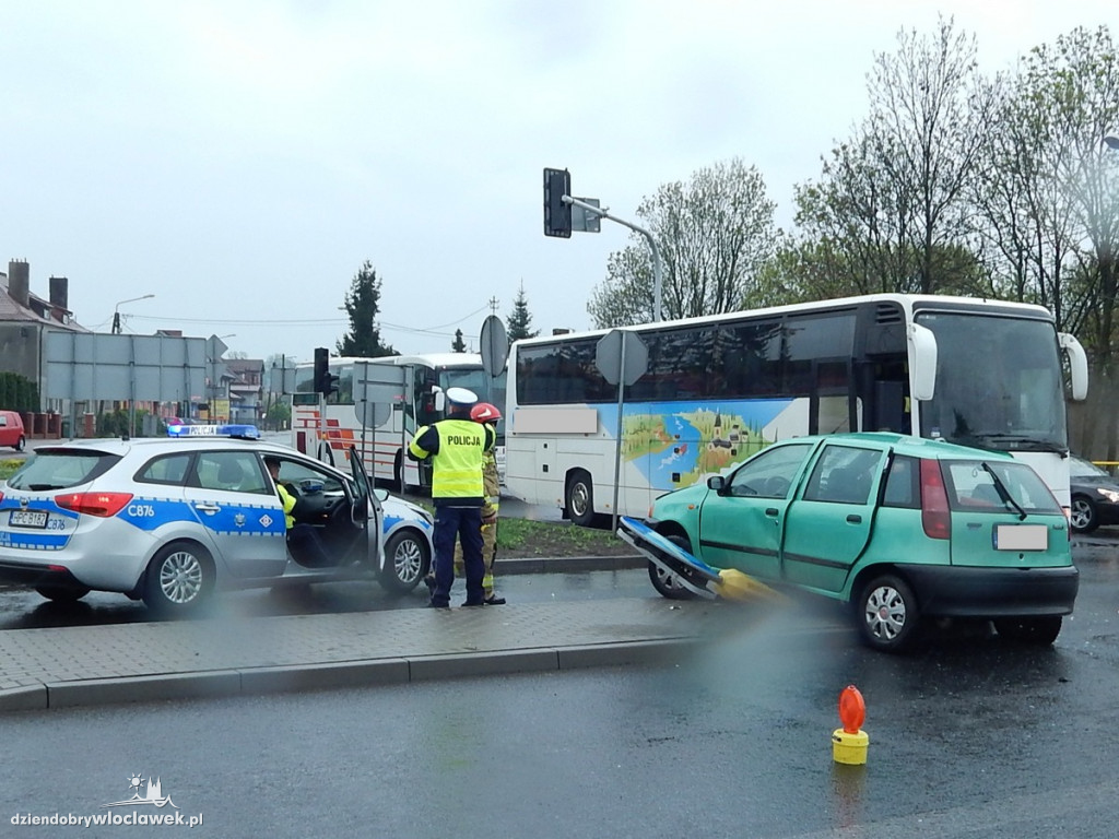 Zderzenie osóbówki z autokarem