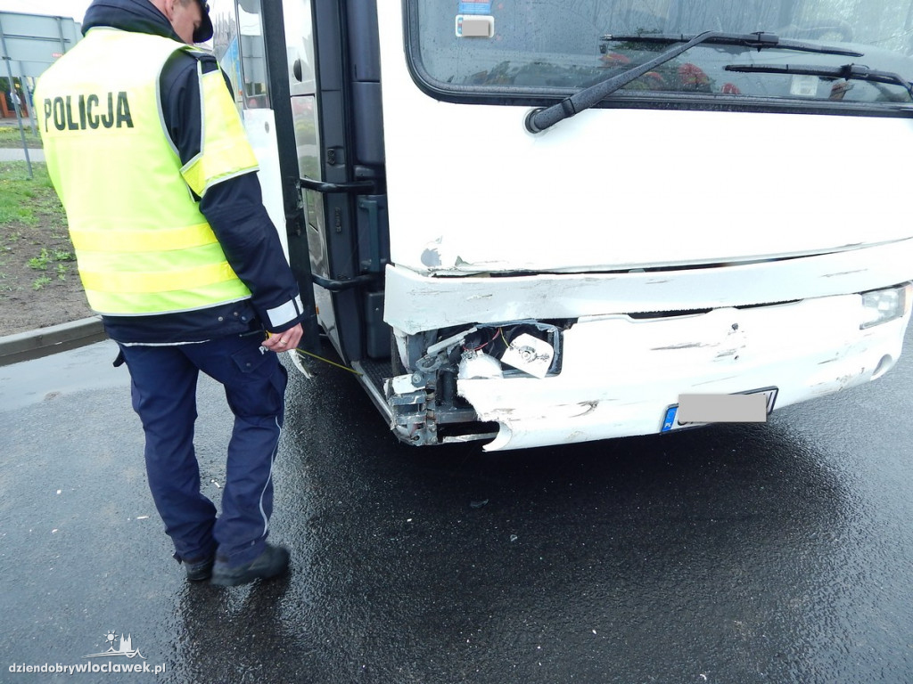 Zderzenie osóbówki z autokarem