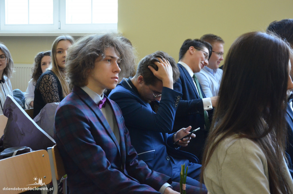 Maturzyści z LMK odebrali świadectwa