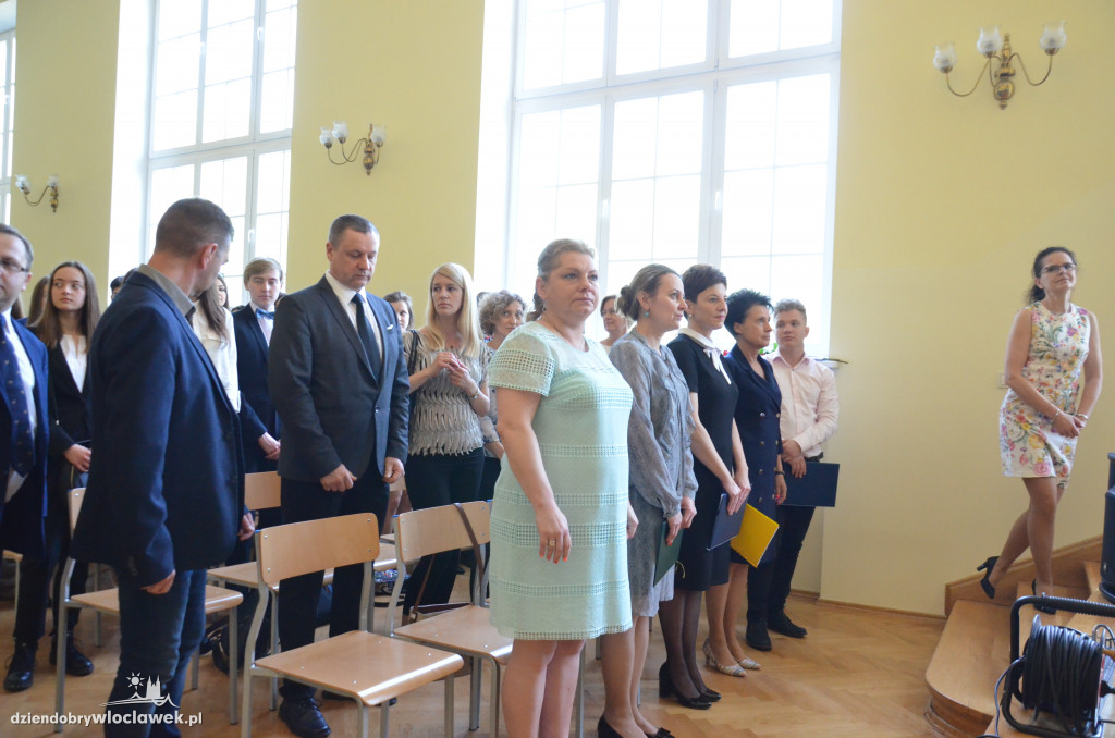 Maturzyści z LMK odebrali świadectwa