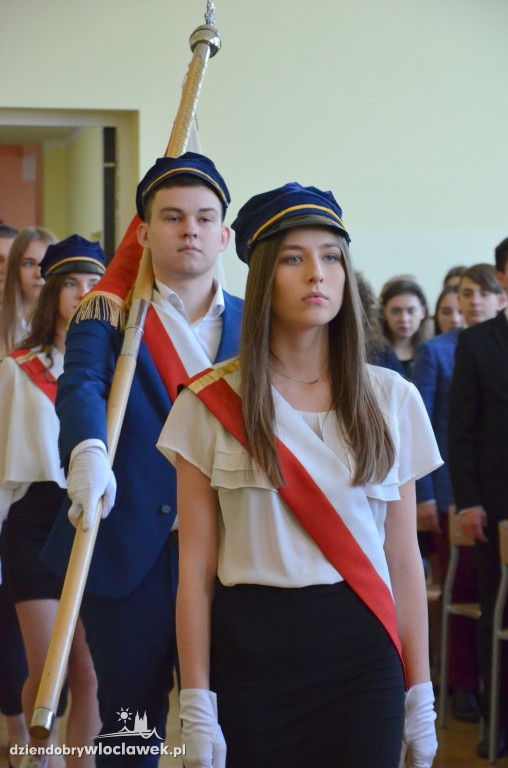 Maturzyści z LMK odebrali świadectwa