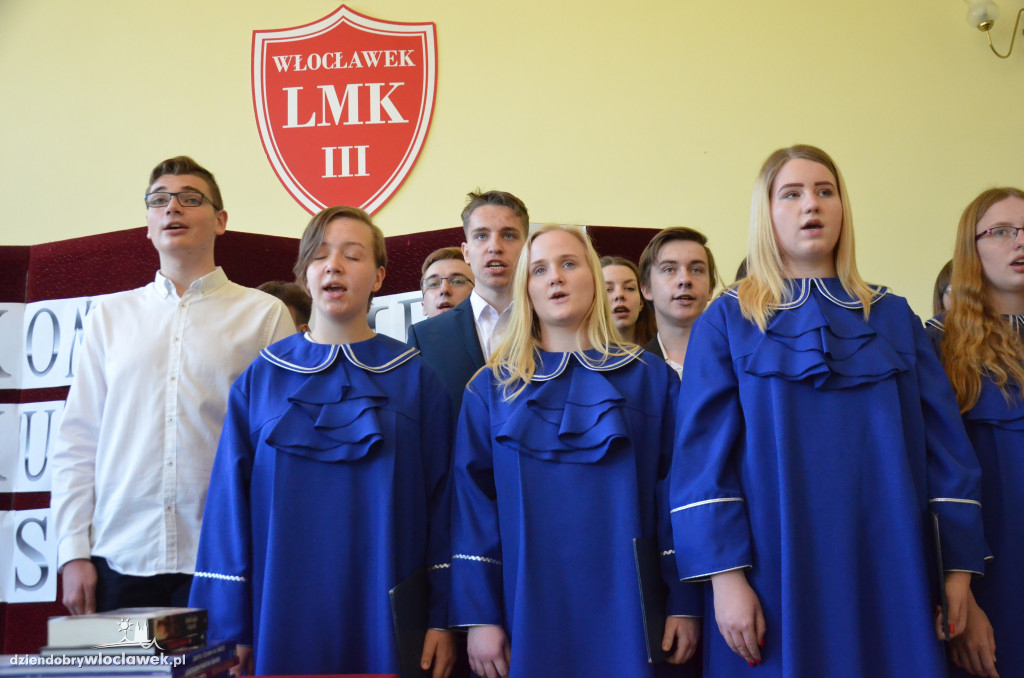Maturzyści z LMK odebrali świadectwa