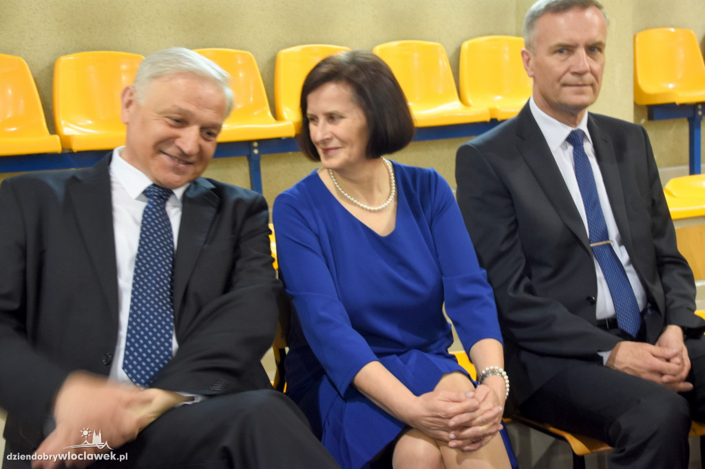 Absolwenci ZSS odebrali świadectwa