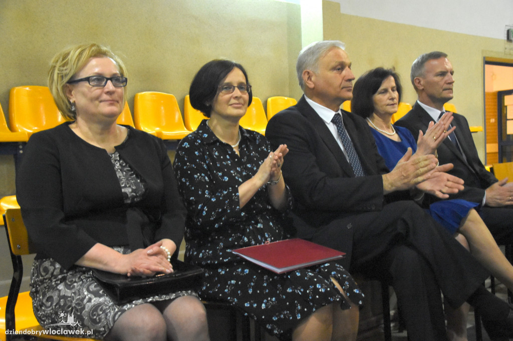 Absolwenci ZSS odebrali świadectwa