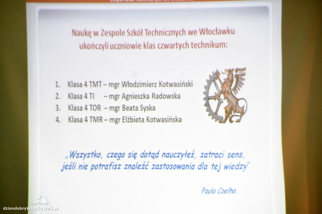 Absolwenci ZST otrzymali świadectwa