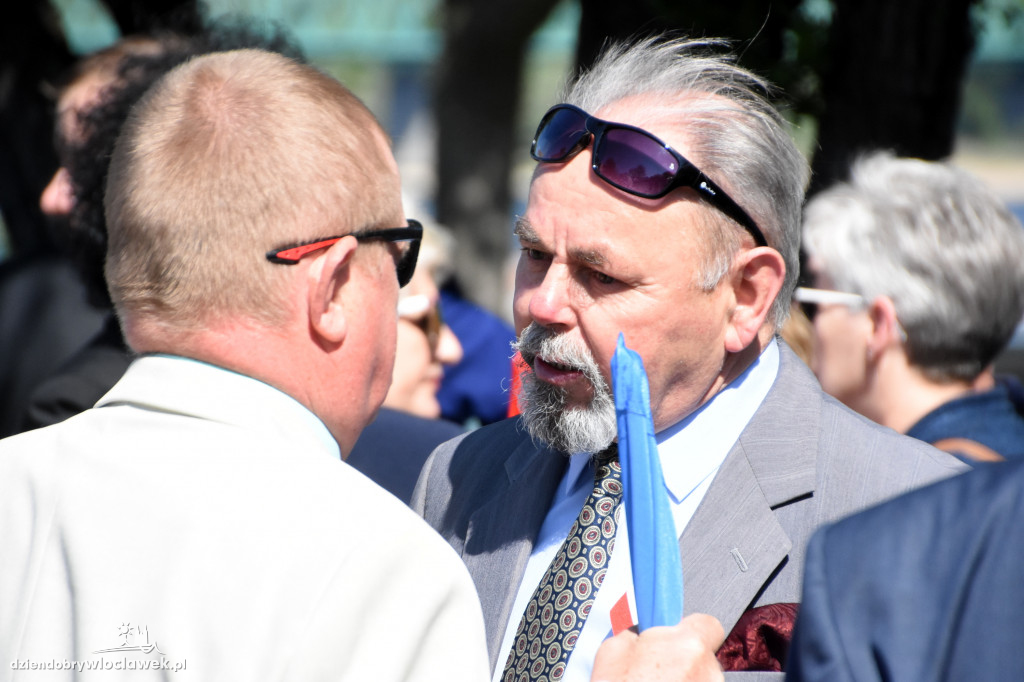 Pochód pierwszomajowy we Włocławku