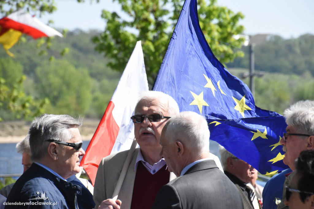 Pochód pierwszomajowy we Włocławku