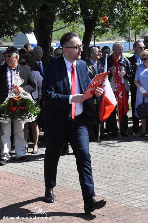 Pochód pierwszomajowy we Włocławku