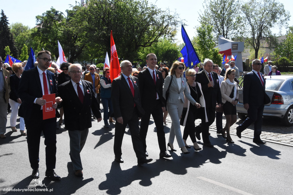 Pochód pierwszomajowy we Włocławku