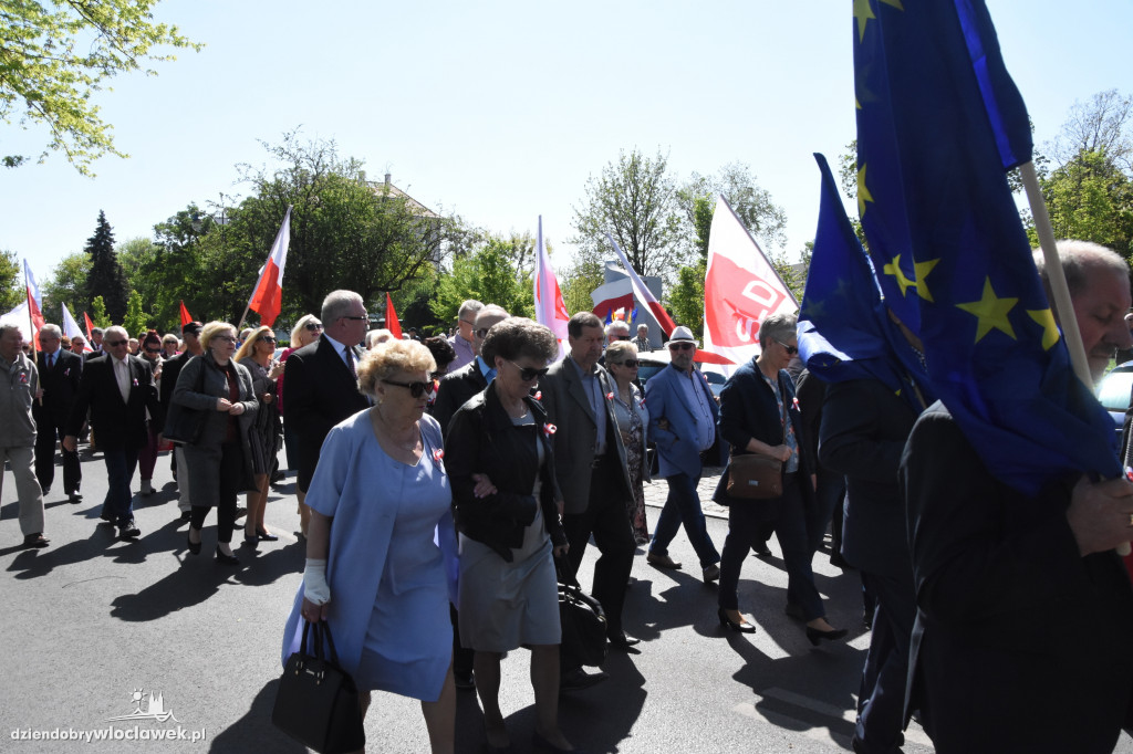 Pochód pierwszomajowy we Włocławku