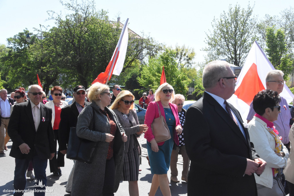 Pochód pierwszomajowy we Włocławku