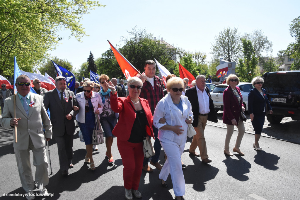 Pochód pierwszomajowy we Włocławku