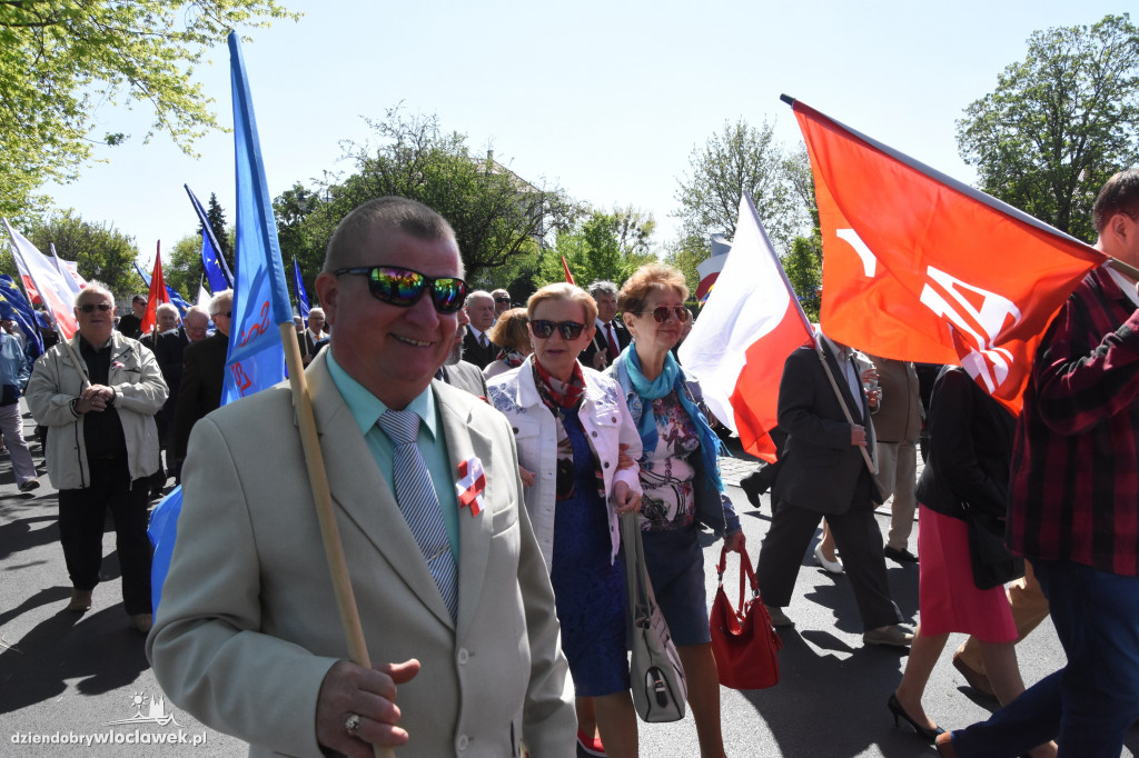 Pochód pierwszomajowy we Włocławku