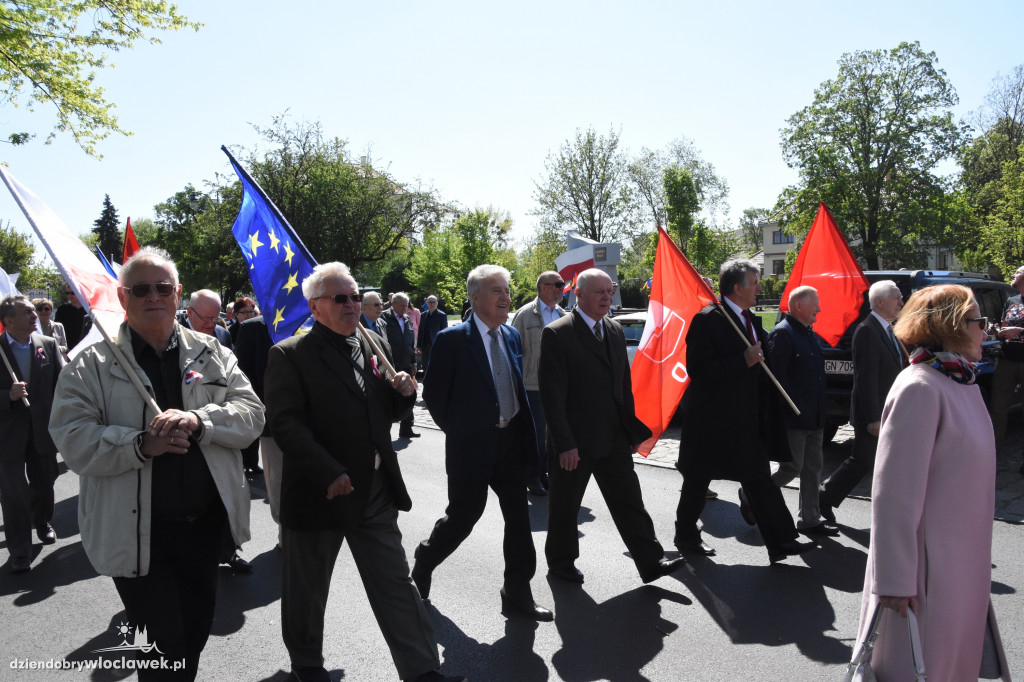 Pochód pierwszomajowy we Włocławku