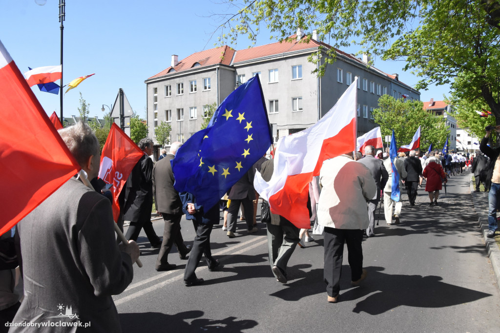 Pochód pierwszomajowy we Włocławku