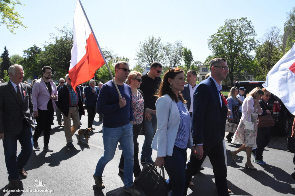 Pochód pierwszomajowy we Włocławku