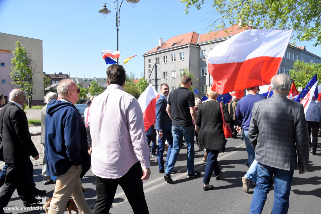 Pochód pierwszomajowy we Włocławku
