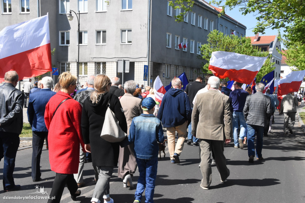 Pochód pierwszomajowy we Włocławku