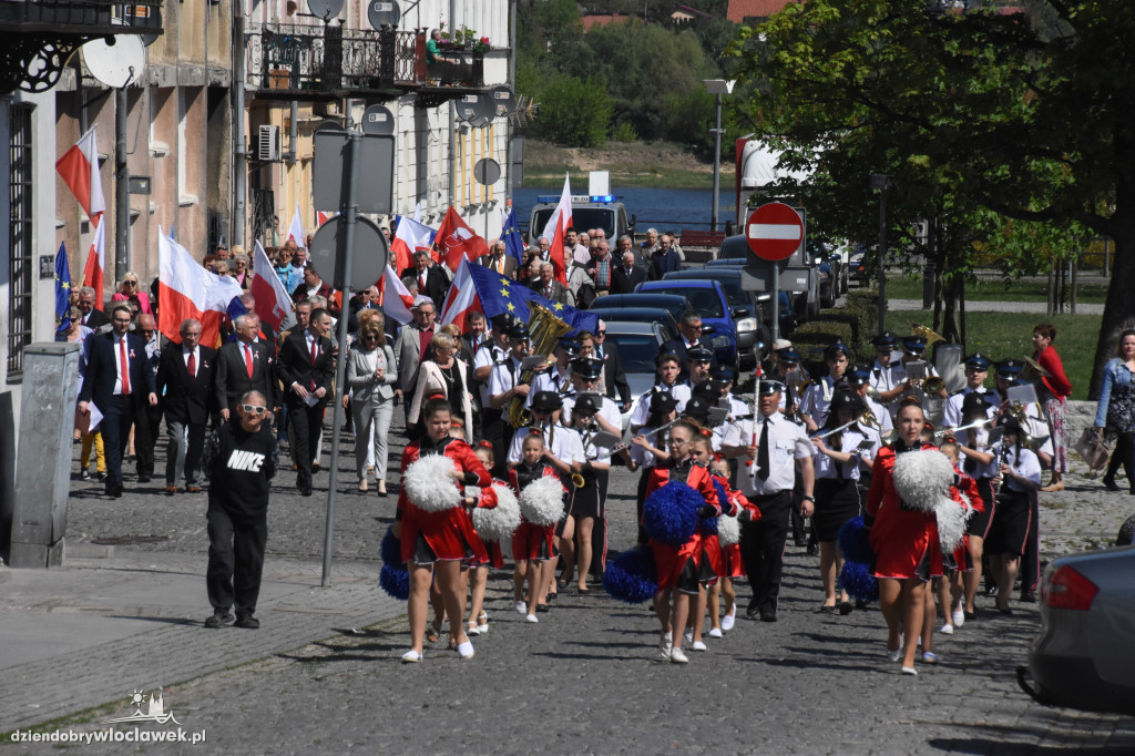 Pochód pierwszomajowy we Włocławku