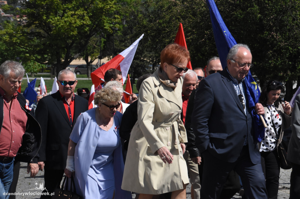 Pochód pierwszomajowy we Włocławku