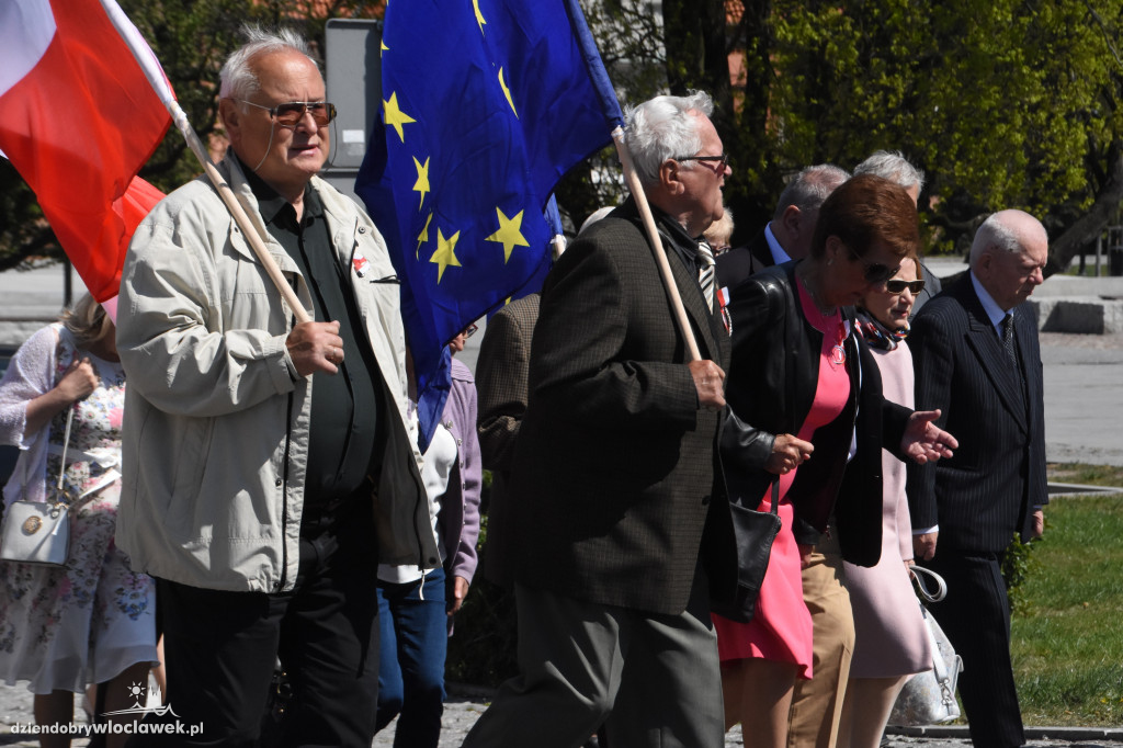 Pochód pierwszomajowy we Włocławku